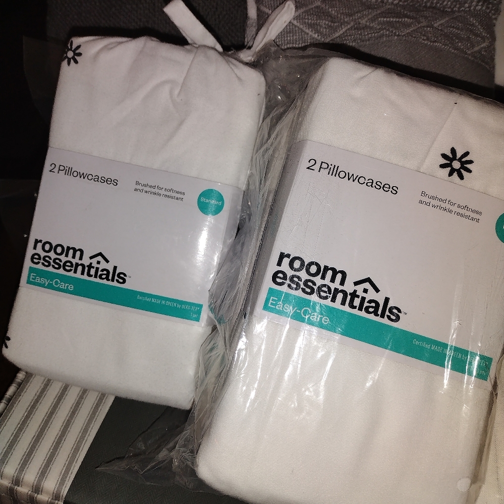 Room Essentials Pillowcase Set (2 in pack)